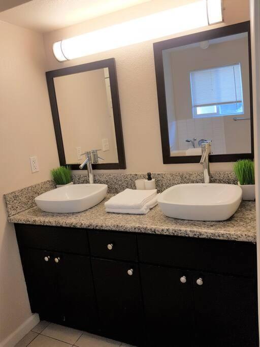 4 Bedrooms & 2.5 Bathrooms In La ลอสแอนเจลิส ภายนอก รูปภาพ