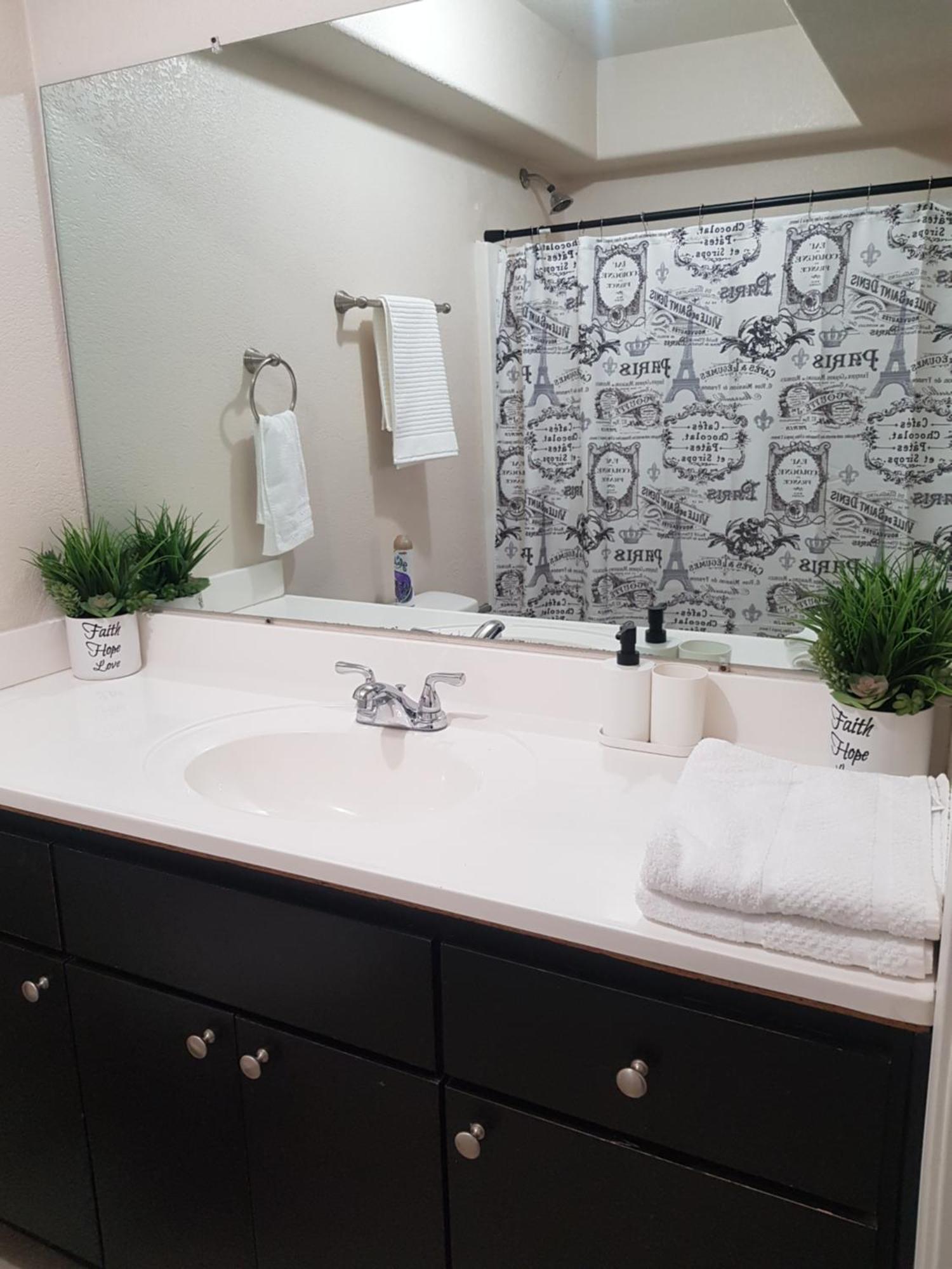 4 Bedrooms & 2.5 Bathrooms In La ลอสแอนเจลิส ภายนอก รูปภาพ